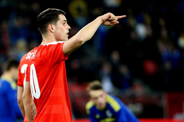 ZURICH, SWITZERLAND - MARCH 29: Granit Xhaka of Switzerland directs his teammates during the international friendly match between Switzerland and Bosnia-Herzegovina at Stadium Letzigrund on March 29, 2016 in Zurich, Switzerland. (Photo by Philipp Schmidli/Getty Images)