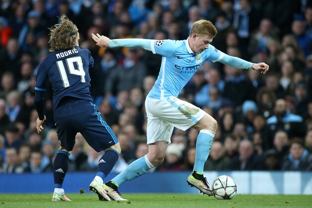 MANCHESTER, ENGLAND - APRIL 26: Kevin De Bruyne of Manchester City in action during the UEFA Champions League semi final first leg match between Manchester City FC and Real Madrid at Etihad Stadium on April 26, 2016 in Manchester, United Kingdom. (Photo by Jean Catuffe/Getty Images)