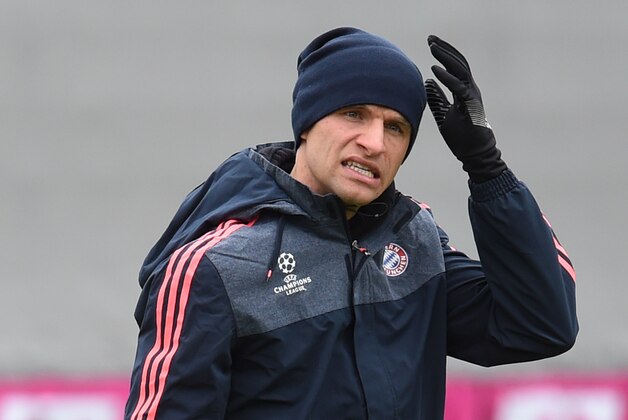 Bayern Munich's midfielder Thomas Mueller attends the final team training on the eve of the Champions League semi-final, first-leg football match between Atletico Madrid and Bayern Munich in Munich, southern Germany, on April 26, 2016. / AFP / CHRISTOF STACHE        (Photo credit should read CHRISTOF STACHE/AFP/Getty Images)