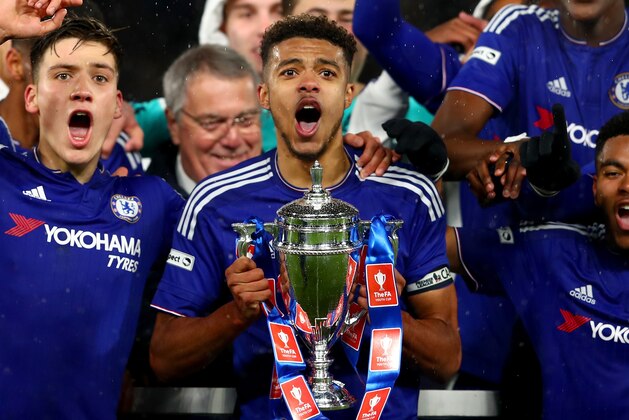 LONDON, ENGLAND - APRIL 27:  The Chelsea team Captain Jake Clarke-Salter lifts the trophy as Chelsea win the FA Youth Cup Final - Second Leg between Chelsea and Manchester City at Stamford Bridge on April 27, 2016 in London, England.  (Photo by Clive Rose/Getty Images)