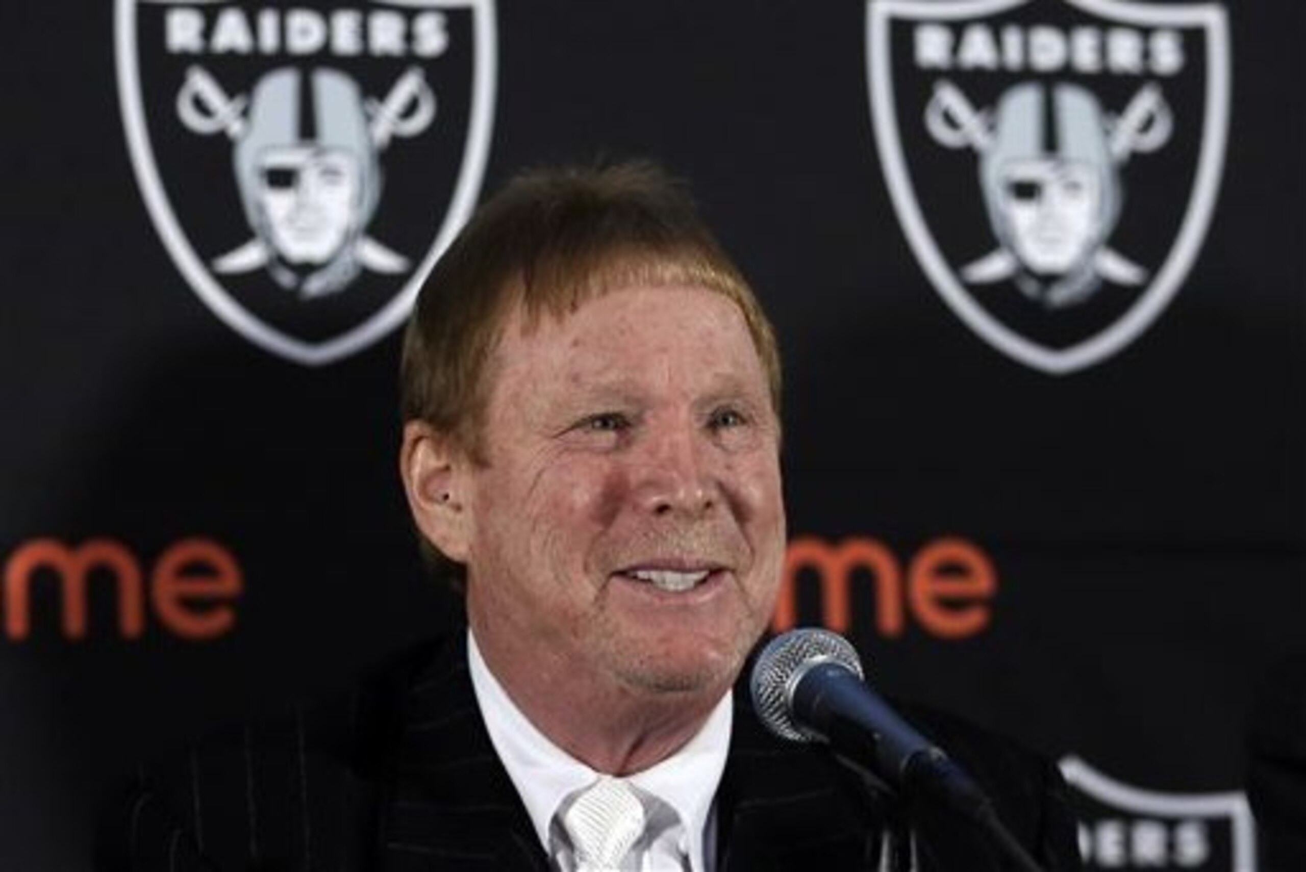 FILe - In this Feb. 11, 2016 file photo, Oakland Raiders owner Mark Davis speaks during a media conference in Oakland, Calif. Raiders owner Mark Davis says he wants to move the team to Las Vegas and is willing to spend a half billion dollars as part of a deal for a new stadium in the city. Davis upped the ante in a bid to move the team to this gambling city, appearing Thursday, April 28, 2016, alongside soccer great David Beckham and billionaire casino owner Sheldon Adelson before a committee studying the idea of a $1.4 billion stadium. (AP Photo/Ben Margot, File) FILe - In this Feb. 11, 2016 file photo, Oakland Raiders owner Mark Davis speaks during a media conference in Oakland, Calif. Raiders owner Mark Davis says he wants to move the team to Las Vegas and is willing to spend a half billion dollars as part of a deal for a new stadium in the city. Davis upped the ante in a bid to move the team to this gambling city, appearing Thursday, April 28, 2016, alongside soccer great David Beckham and billionaire casino owner Sheldon Adelson before a committee studying the idea of a $1.4 billion stadium. (AP Photo/Ben Margot, File)