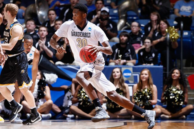 DAYTON, OH - MARCH 15:  Damian Jones #30 of the Vanderbilt Commodores dribbles the ball in the first half against the Wichita State Shockers during the first round of the 2016 NCAA Men's Basketball Tournament at UD Arena on March 15, 2016 in Dayton, Ohio.  (Photo by Joe Robbins/Getty Images)