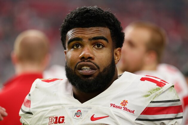GLENDALE, AZ - JANUARY 01:  Running back Ezekiel Elliott #15 of the Ohio State Buckeyes on the sidelines during the BattleFrog Fiesta Bowl against the Notre Dame Fighting Irish at University of Phoenix Stadium on January 1, 2016 in Glendale, Arizona. The Buckeyes defeated the Fighting Irish 44-28.  (Photo by Christian Petersen/Getty Images)