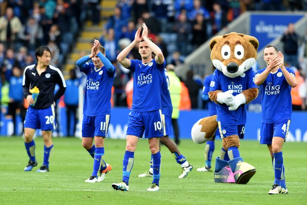 LEICESTER, ENGLAND - APRIL 24:  Leicester City celebrate at the end of the Barclays Premier League match between Leicester City and Swansea City at the King Power Stadium on April 24, 2016 in Leicester, United Kingdom.  (Photo by Ross Kinnaird/Getty Images)
