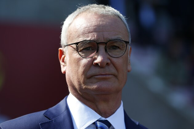 Leicester City's Italian manager Claudio Ranieri watches his players warm up ahead of the English Premier League football match between Sunderland and Leicester City at the Stadium of Light in Sunderland, northeast England on April 10, 2016.
Leicester won the match 2-0. / AFP / LINDSEY PARNABY / RESTRICTED TO EDITORIAL USE. No use with unauthorized audio, video, data, fixture lists, club/league logos or 'live' services. Online in-match use limited to 75 images, no video emulation. No use in betting, games or single club/league/player publications.  /         (Photo credit should read LINDSEY PARNABY/AFP/Getty Images)