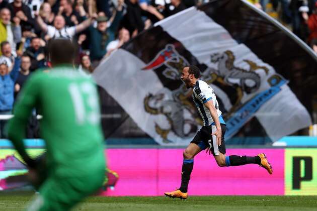 Newcastle United's English midfielder Andros Townsend celebrates scoring the opening goal during the English Premier League football match between Newcastle United and Crystal Palace at St James' Park in Newcastle-upon-Tyne, north east England on April 30, 2016. / AFP / SCOTT HEPPELL        (Photo credit should read SCOTT HEPPELL/AFP/Getty Images)
