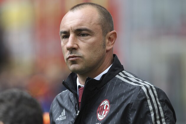 MILAN, ITALY - MAY 01:  AC Milan coach Cristian Brocchi looks on before the Serie A match between AC Milan and Frosinone Calcio at Stadio Giuseppe Meazza on May 1, 2016 in Milan, Italy.  (Photo by Marco Luzzani/Getty Images)