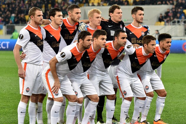 FC Shakhtar's players pose for a picture before the UEFA Europa League quarter finals second leg football match between SC Braga and FC Shakhtar Donetsk on April 14, 2016 at the Arena Lviv stadium in Lviv.  / AFP / SERGEI SUPINSKY        (Photo credit should read SERGEI SUPINSKY/AFP/Getty Images)