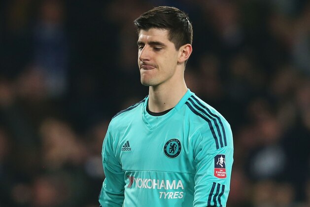 LIVERPOOL, ENGLAND - MARCH 12: Thibaut Courtois of Chelsea reacts after conceding the second goal during the Emirates FA Cup sixth round match between Everton and Chelsea at Goodison Park on March 12, 2016 in Liverpool, England.  (Photo by Chris Brunskill/Getty Images)