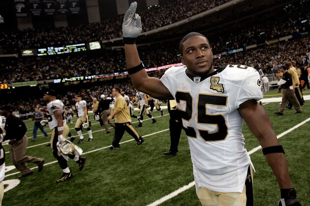 NEW ORLEANS - SEPTEMBER 25:  Runningback Reggie Bush #25 waves to the fans he leaves the field after the Saints 23-3 victory over the Atlanta Falcons in the Monday Night Football game on September 25, 2006 at the Superdome in New Orleans, Louisiana.  Tonight's game marks the first time since Hurricane Katrina struck last August, that the Superdome, which served as a temporary shelter to thousands of stranded victims in the wake of Katrina, has played host to an NFL game.  (Photo by Chris Graythen/Getty Images)