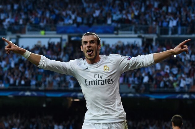 MADRID, SPAIN - MAY 04:  Gareth Bale of Real Madrid celebrates scoring the opening goal during the UEFA Champions League semi final, second leg match between Real Madrid and Manchester City FC at Estadio Santiago Bernabeu on May 4, 2016 in Madrid, Spain.  (Photo by David Ramos/Getty Images )
