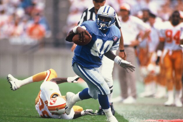 TAMPA BAY, FL - OCTOBER 2: Brett Perriman #80 of the Detroit Lions runs after catching a pass during a game against the Tampa Bay Buccaneers at Tampa Stadium on October 2, 1994 in Tampa Bay, Florida. The Buccaneers won 24-14. (Photo by Rogers Photo Archive/Getty Images)
