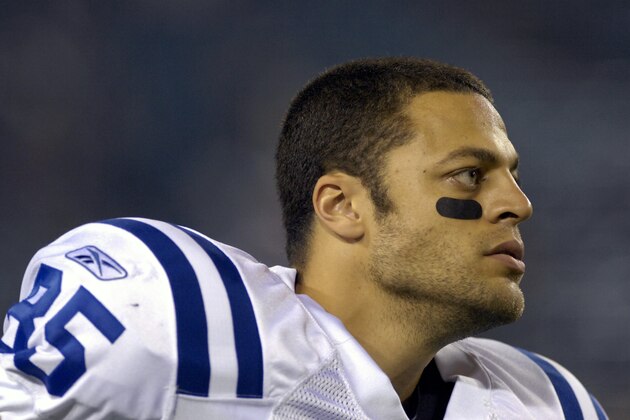 JACKSONVILLE, FL - OCTOBER 22: Wide receiver Aaron Moorehead #85  of the Indianapolis Colts checks the scoreboard against the Jacksonville Jaguars at the Jacksonville Municipal Stadium on October 22, 2007 in Jacksonville, Florida.  The Colts won 29 - 7. (Photo by Al Messerschmidt/Getty Images)