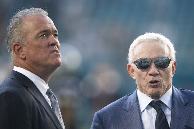 MIAMI GARDENS, FL - NOVEMBER 22: Dallas Cowboys owner Jerry Jones talks with chief operating officer Stephen Jones before the game against the Miami Dolphins at Sun Life Stadium on November 22, 2015 in Miami Gardens, Florida. Dallas defeated Miami 24-14. (Photo by Joe Robbins/Getty Images)