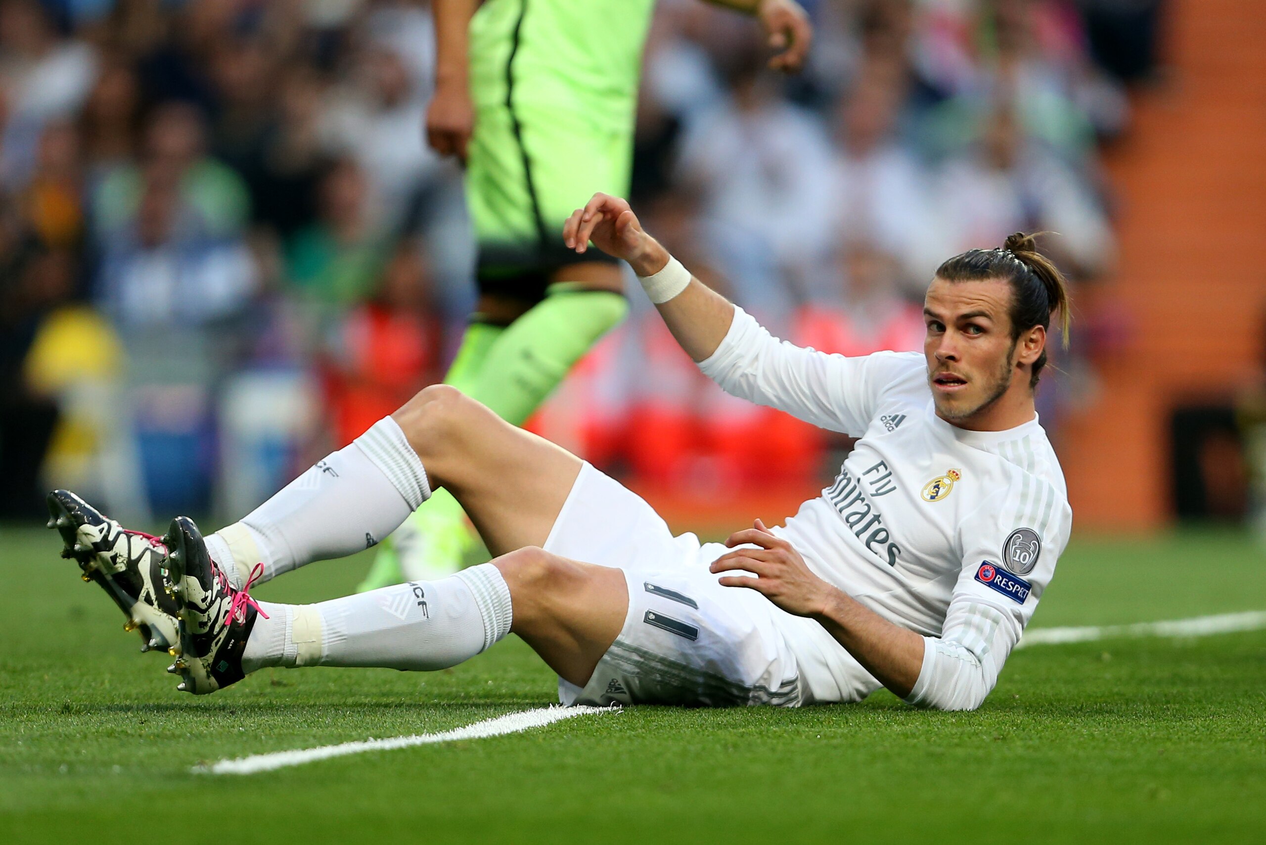 MADRID, SPAIN - MAY 04:  Gareth Bale of Real Madrid during the UEFA Champions League Semi Final second leg match between Real Madrid and Manchester City FC at Estadio Santiago Bernabeu on May 4, 2016 in Madrid, Spain.  (Photo by Catherine Ivill - AMA/Getty Images)