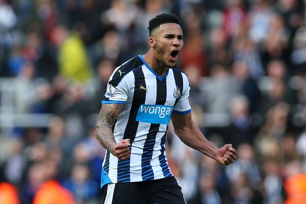 NEWCASTLE, ENGLAND - APRIL 30:  Jamaal Lascelles of Newcastle United reacts at full time during the Barclays Premier League match between Newcastle United and Crystal Palace at St James Park on April 30, 2016 in Newcastle, England. (Photo by Ian MacNicol/Getty images)