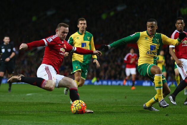 MANCHESTER, ENGLAND - DECEMBER 19:  Wayne Rooney of Manchester United in action during the Barclays Premier League match between Manchester United and Norwich City at Old Trafford on December 19, 2015 in Manchester, England.  (Photo by Clive Brunskill/Getty Images)