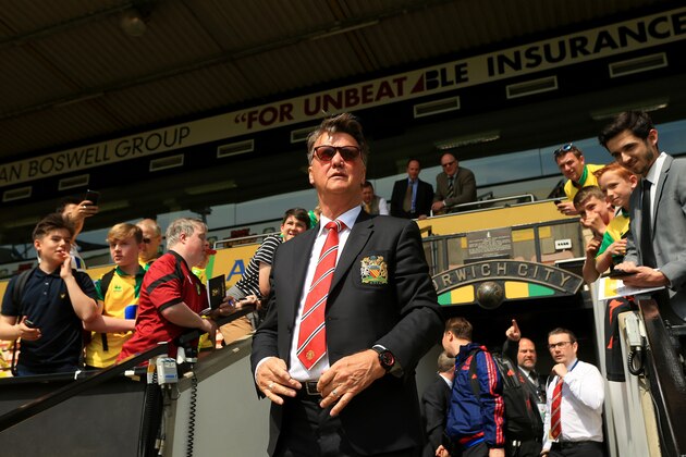 NORWICH, ENGLAND - MAY 07:  Louis van Gaal Manager of Manchester United looks on prior to the Barclays Premier League match between Norwich City and Manchester United at Carrow Road on May 7, 2016 in Norwich, England.  (Photo by Stephen Pond/Getty Images)