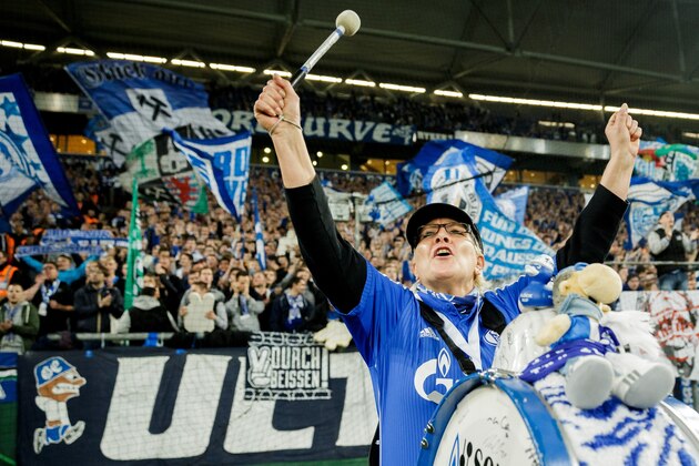 supporter of Schalke 04 during the DFB Pokal match between Schalke 04 and Borussia Monchengladbach on October 28, 2015 at the Veltins Arena in Gelsenkirchen, Germany.(Photo by VI Images via Getty Images)
