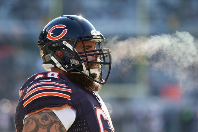 CHICAGO, IL - NOVEMBER 22:   Matt Slauson #68 of the Chicago Bears stands on the sidelines during warm-ups prior to the NFL game against the Denver Broncos at Soldier Field on November 22, 2015 in Chicago, Illinois.  (Photo by Jonathan Daniel/Getty Images)