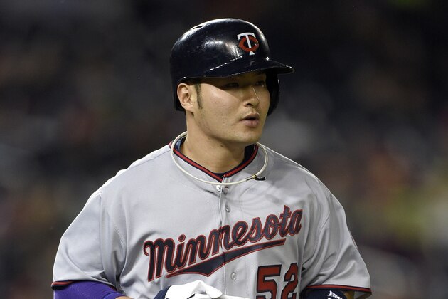 Minnesota Twins' Byung Ho Park, of South Korea, goes to first with a walk during the seventh inning of an interleague baseball game against the Washington Nationals, Friday, April 22, 2016, in Washington. The Nationals won 8-4. (AP Photo/Nick Wass)