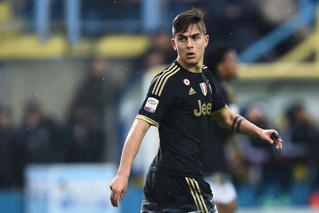 Juventus' forward from Argentina Paulo Dybala looks on during the Italian Serie A football match Frosinone vs Juventus on February 7, 2016 in Frosinone. / AFP / FILIPPO MONTEFORTE        (Photo credit should read FILIPPO MONTEFORTE/AFP/Getty Images)