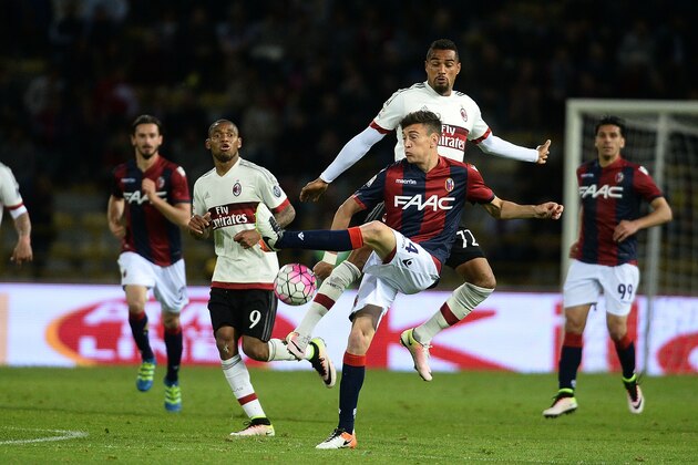 BOLOGNA, ITALY - MAY 07: Alex Ferrari # 24 of Bologna FC in action during the Serie A match between Bologna FC and AC Milan at Stadio Renato Dall'Ara on May 7, 2016 in Bologna, Italy.  (Photo by Mario Carlini / Iguana Press/Getty Images)