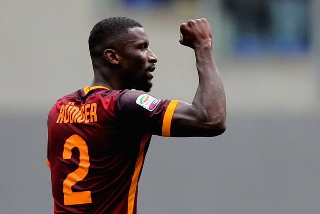ROME, ITALY - MAY 08:  Antonio Rudiger of AS Roma celebrates after scoring the team's second goal during the Serie A match between AS Roma and AC Chievo Verona at Stadio Olimpico on May 8, 2016 in Rome, Italy.  (Photo by Paolo Bruno/Getty Images)