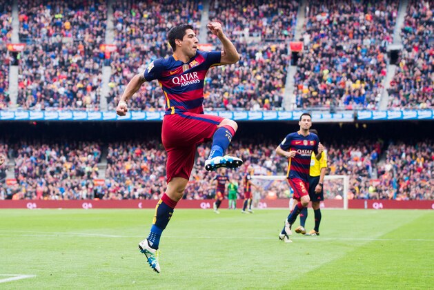 BARCELONA, SPAIN - MAY 08:  Luis Suarez of FC Barcelona celebrates after scoring his team's third goal during the La Liga match between FC Barcelona and RCD Espanyol at Camp Nou on May 8, 2016 in Barcelona, Spain.  (Photo by Alex Caparros/Getty Images)