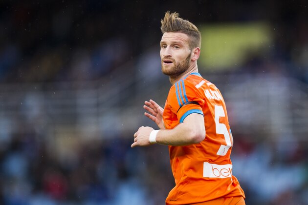SAN SEBASTIAN, SPAIN - JANUARY 10:  Shkodran Mustafi of Valencia CF reacts during the La Liga match between Real Sociedad de Futbol and Valencia CF at Estadio Anoeta on January 10, 2016 in San Sebastian, Spain.  (Photo by Juan Manuel Serrano Arce/Getty Images)