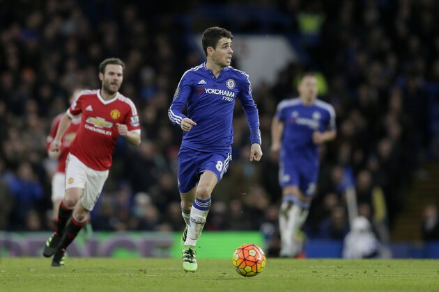 Chelsea's Oscar runs with the ball during the English Premier League soccer match between Chelsea and Manchester United at Stamford Bridge stadium in London, Sunday, Feb. 7, 2016.  (AP Photo/Tim Ireland)