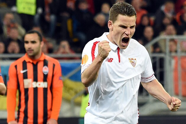 Sevilla FC Kevin Gameiro react s after he scored  a penalty against Shakhtar Donetsk  during the UEFA Europa League semi-final football match FC Shakhtar Donetsk vs  Sevilla FC at the Arena Lviv stadium in Lviv on April 28, 2016. / AFP / JANEK SKARZYNSKI        (Photo credit should read JANEK SKARZYNSKI/AFP/Getty Images)