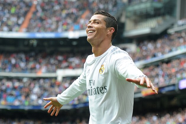 MADRID, SPAIN - MAY 08:  Cristiano Ronaldo of Real Madrid celebrates after scoring his team's 3rd goal during the La Liga match between Real Madrid CF and Valencia CF at Estadio Santiago Bernabeu on May 8, 2016 in Madrid, Spain.  (Photo by Denis Doyle/Getty Images)