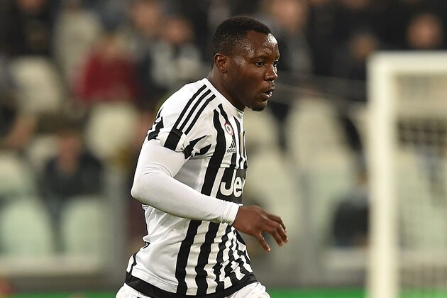 TURIN, ITALY - MARCH 11:  Kwadwo Asamoah of Juventus FC in action during the Serie A match between Juventus FC and US Sassuolo Calcio at Juventus Arena on March 11, 2016 in Turin, Italy.  (Photo by Valerio Pennicino/Getty Images)
