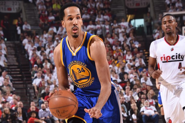 PORTLAND, OR - MAY 9:  Shaun Livingston #34 of the Golden State Warriors dribbles the ball against the Portland Trail Blazers in Game Four of the Western Conference Semifinals during the 2016 NBA Playoffs on May 9, 2016 at the Moda Center in Portland, Oregon. NOTE TO USER: User expressly acknowledges and agrees that, by downloading and or using this Photograph, user is consenting to the terms and conditions of the Getty Images License Agreement. Mandatory Copyright Notice: Copyright 2016 NBAE (Photo by Andrew D. Bernstein/NBAE via Getty Images)