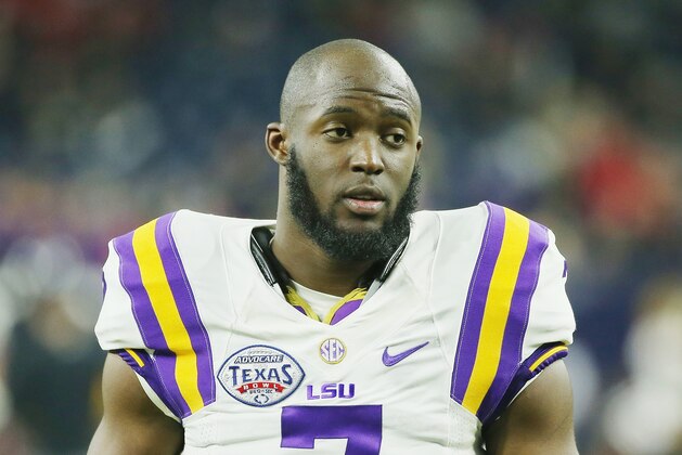 HOUSTON, TX - DECEMBER 29:  Leonard Fournette #7 of the LSU Tigers waits on the field before the start of their game against the Texas Tech Red Raiders during the AdvoCare V100 Texas Bowl at NRG Stadium on December 29, 2015 in Houston, Texas.  (Photo by Scott Halleran/Getty Images)