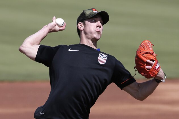 Pitcher Tim Lincecum throws for MLB baseball scouts, Friday, May 6, 2016, at Scottsdale Stadium in Scottsdale, Ariz. Linecum is currently a free agent working his way back from hip surgery. (AP Photo/Matt York) Pitcher Tim Lincecum throws for MLB baseball scouts, Friday, May 6, 2016, at Scottsdale Stadium in Scottsdale, Ariz. Linecum is currently a free agent working his way back from hip surgery. (AP Photo/Matt York)