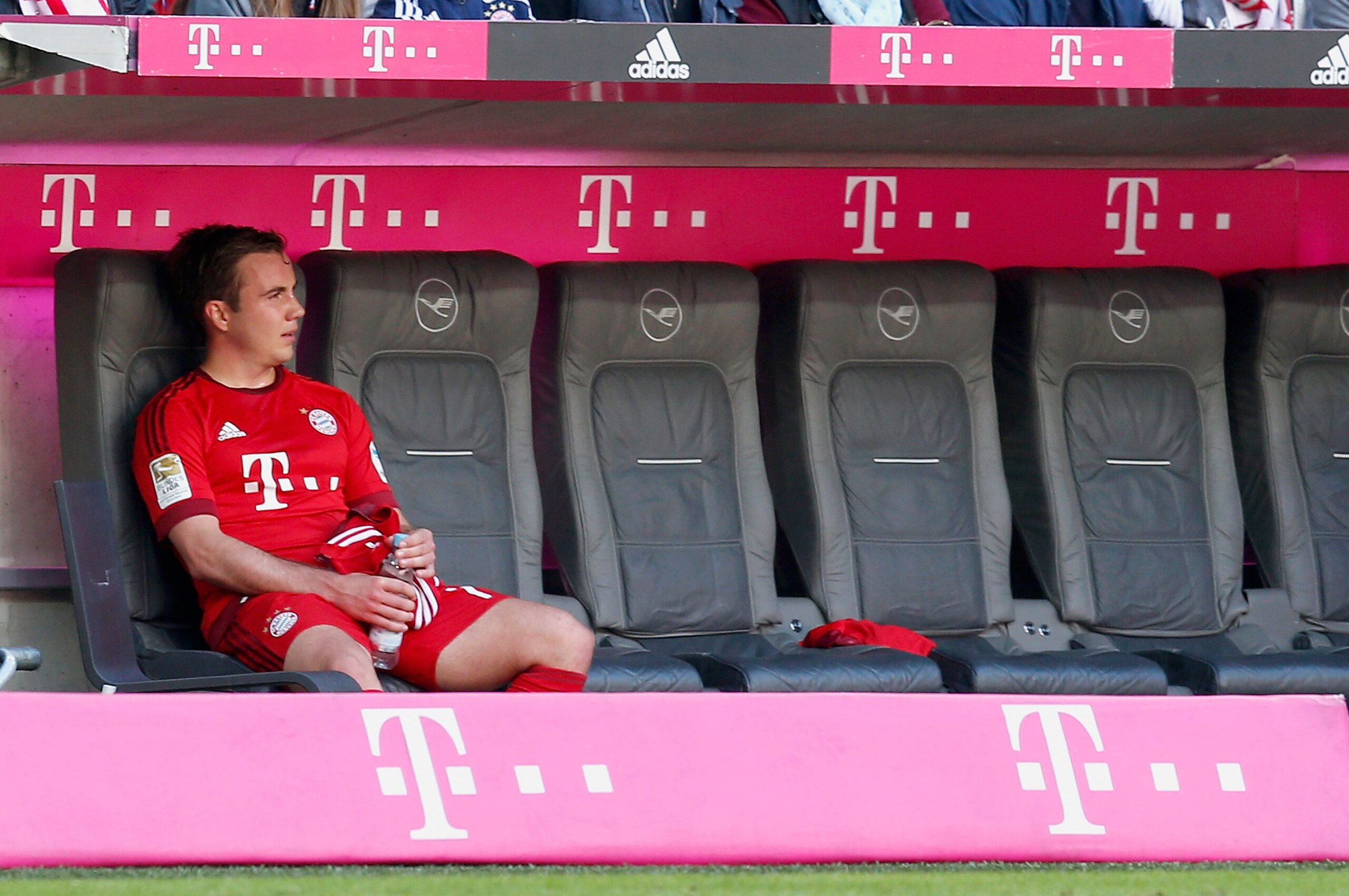 MUNICH, GERMANY - APRIL 30:  Mario Goetze of Bayern Muenchen sits on the bench after his substitution during the Bundesliga match between Bayern Muenchen and Borussia Moenchengladbach at Allianz Arena on April 30, 2016 in Munich, Germany.  (Photo by Boris Streubel/Getty Images)