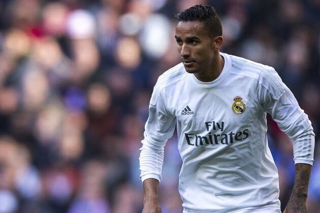 MADRID, SPAIN - FEBRUARY 27: Danilo Luiz da Silva of Real Madrid CF controls the ball during the La Liga match between Real Madrid CF and Club Atletico de Madrid at Estadio Santiago Bernabeu on February 27, 2016 in Madrid, Spain.  (Photo by Gonzalo Arroyo Moreno/Getty Images)