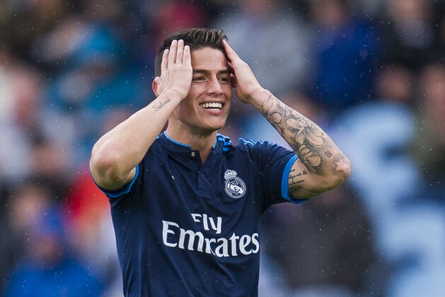 SAN SEBASTIAN, SPAIN - APRIL 30: James Rodriguez of Real Madrid reacts during the La Liga match between Real Sociedad de Futbol and Real Madrid at Estadio Anoeta on April 30, 2016 in San Sebastian, .  (Photo by Juan Manuel Serrano Arce/Getty Images)