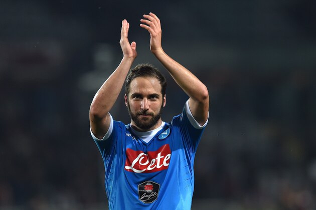 TURIN, ITALY - MAY 08:  Gonzalo Higuain of SSC Napoli celebrates victory at the end of the Serie A match between Torino FC and SSC Napoli at Stadio Olimpico di Torino on May 8, 2016 in Turin, Italy.  (Photo by Valerio Pennicino/Getty Images)