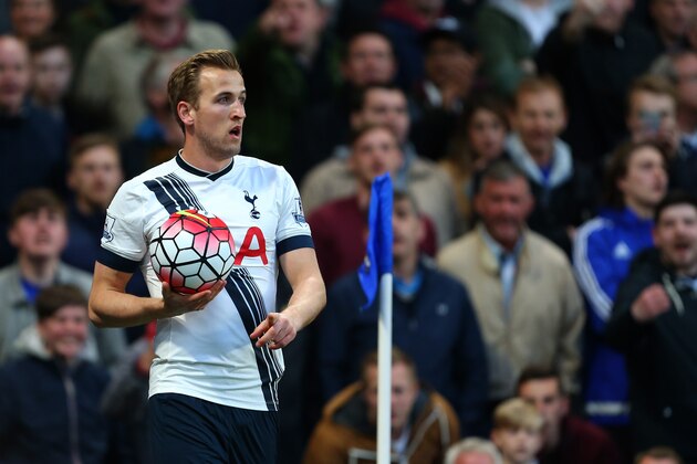 LONDON, ENGLAND - MAY 02 :  Harry Kane of Tottenham Hotspur during the Barclays Premier League match between Chelsea and Tottenham Hotspur at Stamford Bridge on May 2, 2016 in London, England.  (Photo by Catherine Ivill - AMA/Getty Images)