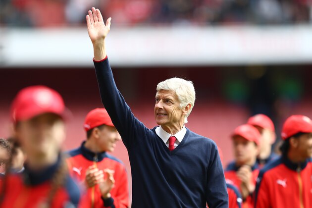 LONDON, UNITED KINGDOM - MAY 15:  Arsene Wenger Manager of Arsenal waves to supporters after the Barclays Premier League match between Arsenal and Aston Villa at Emirates Stadium on May 15, 2016 in London, England.  (Photo by Julian Finney/Getty Images)