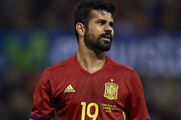 ALICANTE, SPAIN - NOVEMBER 13:  Diego Costa of Spain reacts during the international friendly match between Spain and England at Jose Rico Perez Stadium on November 13, 2015 in Alicante, Spain.  (Photo by Manuel Queimadelos Alonso/Getty Images)