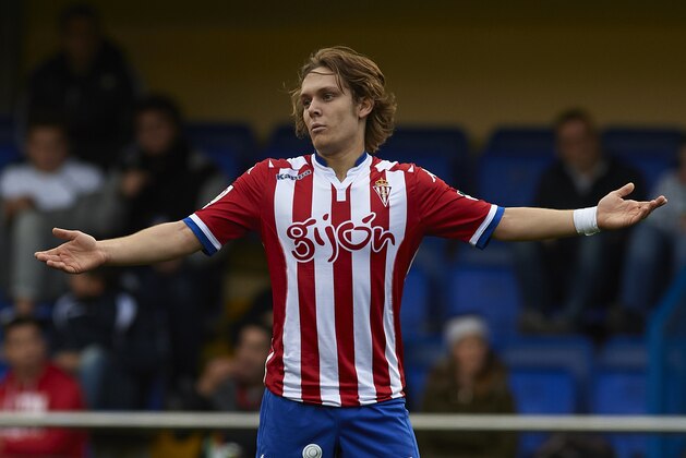 VILLARREAL, SPAIN - JANUARY 10:  Alen Halilovic of Sporting de Gijon reacts during the La Liga match between Villarreal CF and Real Sporting de Gijon at El Madrigal on January 10, 2016 in Villarreal, Spain.  (Photo by Manuel Queimadelos Alonso/Getty Images)