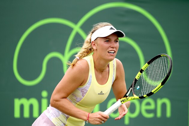 KEY BISCAYNE, FL - MARCH 24:  Caroline Wozniacki of Denmark plays Vania King during the Miami Open presented by Itau at Crandon Park Tennis Center on March 24, 2016 in Key Biscayne, Florida.  (Photo by Matthew Stockman/Getty Images)