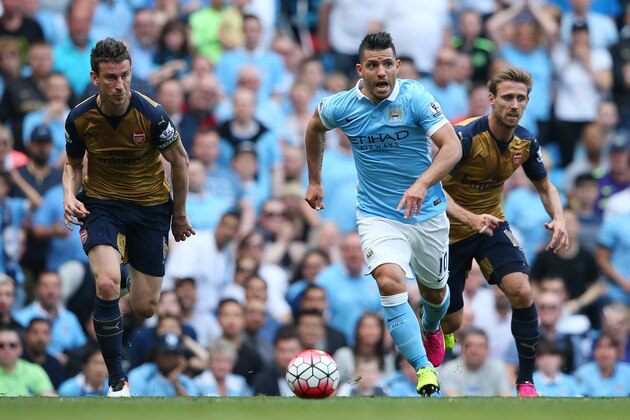 MANCHESTER, ENGLAND - MAY 08:  Sergio Aguero of Manchester City controls the ball during the Barclays Premier League match between Manchester City and Arsenal at the Etihad Stadium on May 8, 2016 in Manchester, England.  (Photo by Alex Livesey/Getty Images)