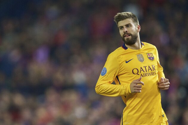 Gerard Pique of FC Barcelona during the UEFA Champions League quarter-final match between  Atletico Madrid and FC Barcelona on April 13, 2016 at the Vicente Calderon stadium in Madrid, Spain.(Photo by VI Images via Getty Images)