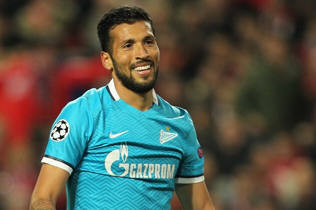 LISBON, PORTUGAL - FEBRUARY 16: FC Zenit's defender Ezequiel Garay during the match between SL Benfica and FC Zenit for the UEFA Champions League Round of 16 First Leg at Estadio da Luz on February 16, 2016 in Lisbon, Portugal.  (Photo by Carlos Rodrigues/Getty Images)