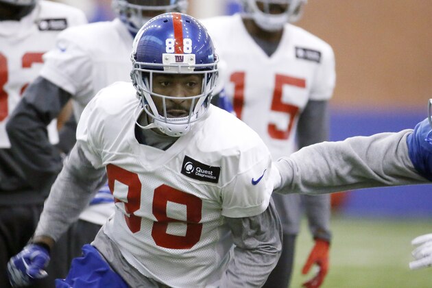 New York Giants wide receiver Hakeem Nicks (88) works out against cornerback Prince Amukamara (20) during NFL football practice, Wednesday, Dec. 23, 2015, in East Rutherford, N.J. (AP Photo/Julio Cortez)